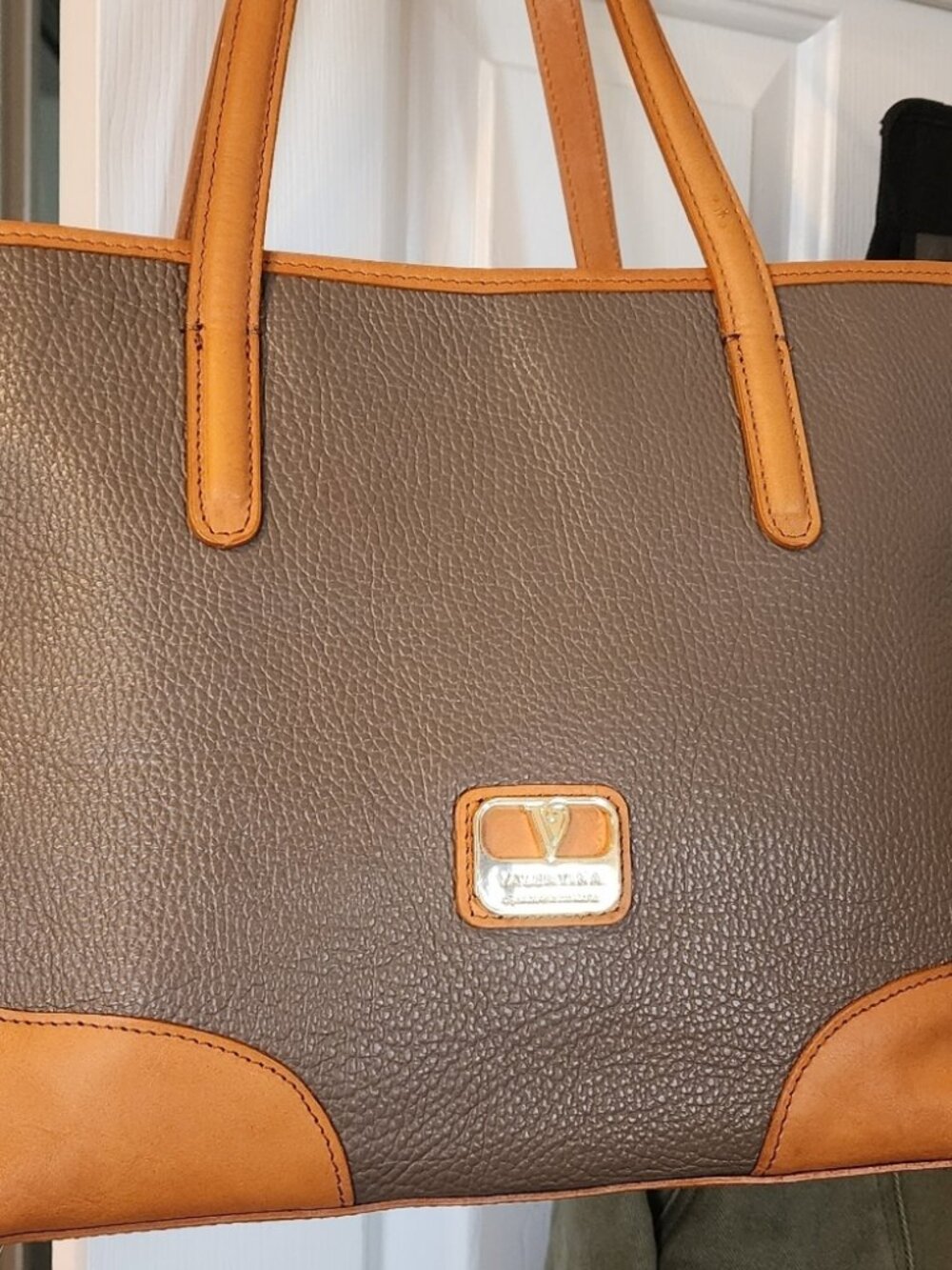 Valentina Zip Top Tote Italian Leather Handbag EUC Taupe/Tan Leather